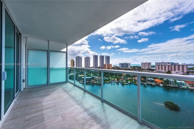 Foto del edificio - 400 Sunny Isles Blvd