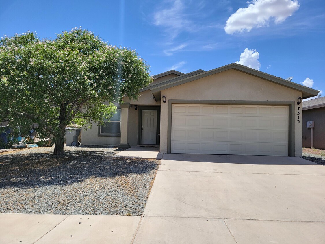 Primary Photo - 7313 Brick Dust St
