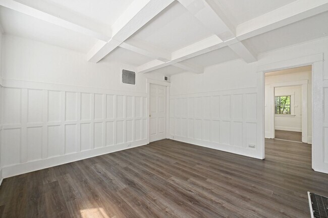 Foto del edificio - 108 NE 43rd St