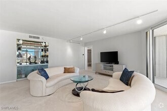 Building Photo - 520 S Collier Blvd