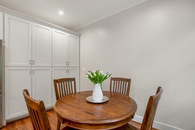 Foto del edificio - 782 Piedmont Way NE