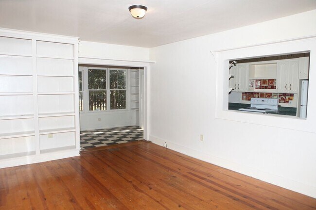 Building Photo - 102 Paul Revere Trail- A