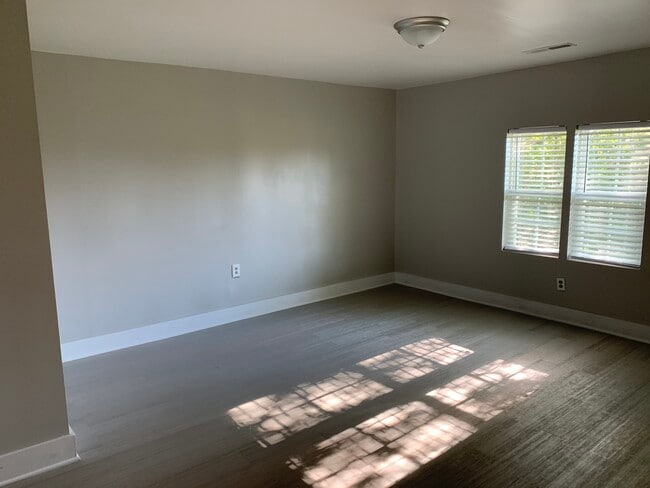 Foto del edificio - 1513B Lock Rd