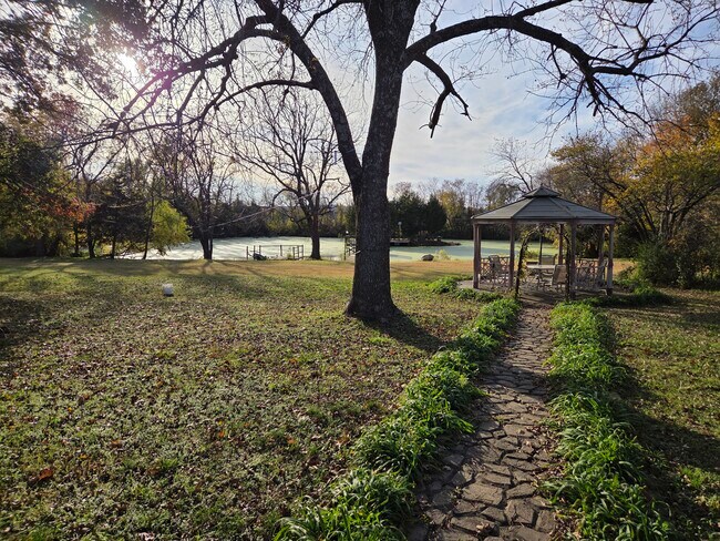 Ubicado en un terreno aislado de 14 acres en pleno Bartlesville - 4124 Limestone Rd