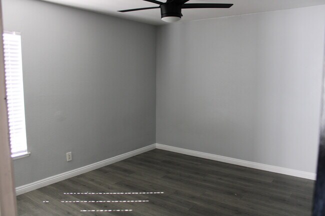 Foto del edificio - 5700 Etiwanda Ave