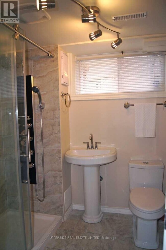 Building Photo - 47 Bessarion Rd