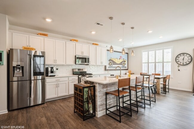 Building Photo - 2511 Geranium Way