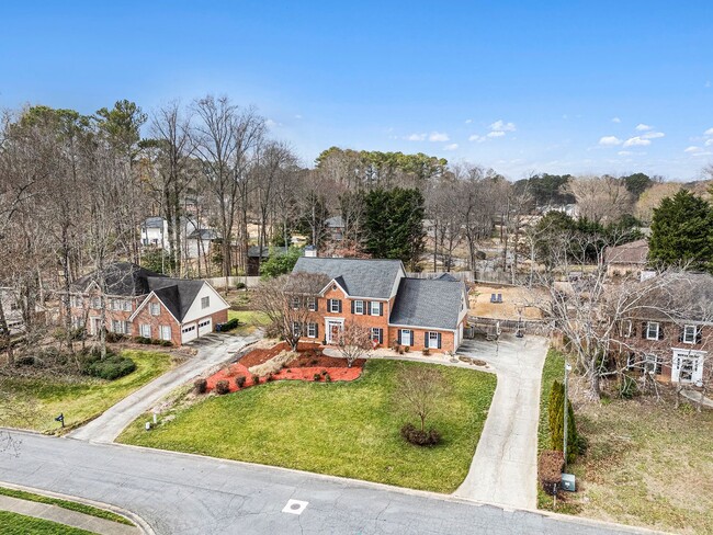 Building Photo - 5 bedroom 4 bath in East Cobb