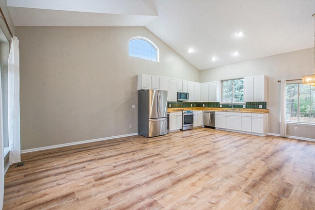 Foto del edificio - 5660 Versailles Ave