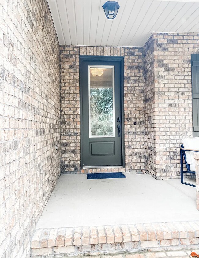 Building Photo - 421 Sibert Ave