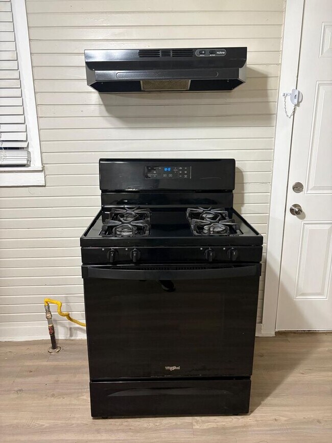 Foto del edificio - 3604 N Terry St