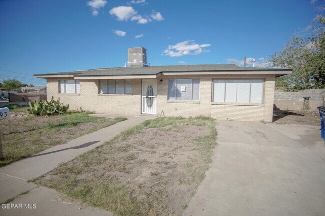 Building Photo - 193 Pearl Ln
