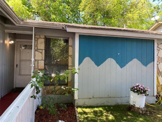 Foto del edificio - 4808 Spring Meadow Cove
