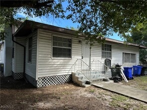 Building Photo - 2115 Crawford St