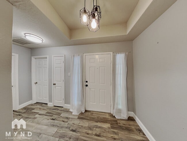 Building Photo - 7119 Capricorn Way