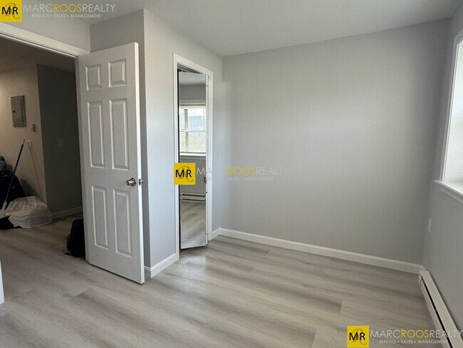 Foto del edificio - 484 Commonwealth Ave