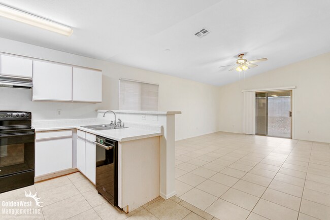 Foto del edificio - Comfortable 3Bdm 2Ba Home in Sun City!