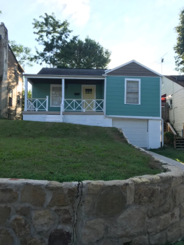 Primary Photo - 227 Green Oak Dr