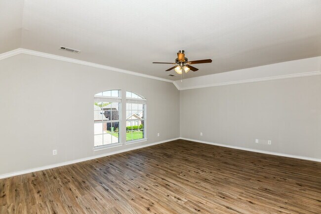 Foto del edificio - 6910 Shore Breeze Ct