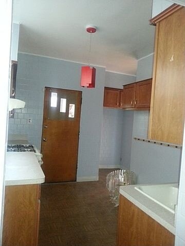 Building Photo - 9042 S Justine St