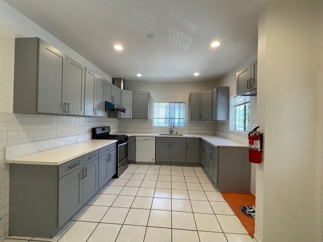 Primary Photo - 2023 Gates St
