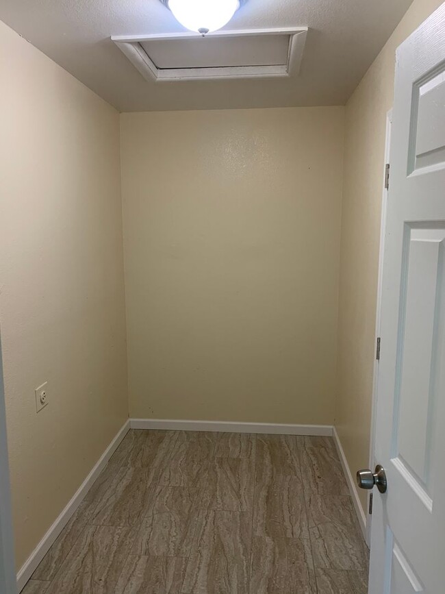 Building Photo - Peoria 2 bed/2 bath house