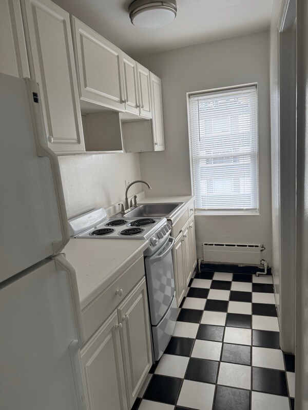Primary Photo - 1653 N Prospect Ave