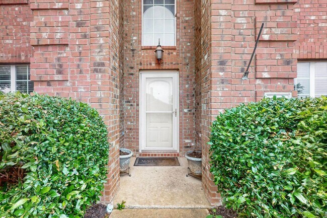 Building Photo - Spacious 4-Bedroom Home with Bonus Room an...