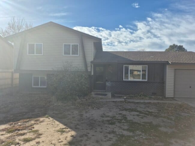 Single Family Home - Single Family Home