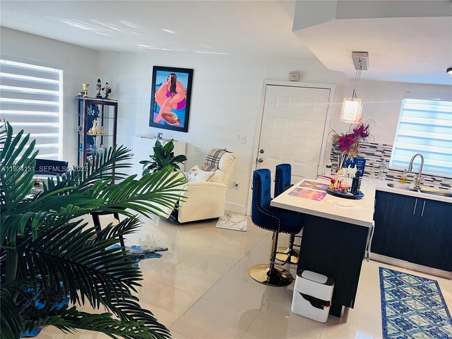 Foto del edificio - 3101 SW 27th Ave