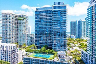 Building Photo - 121 NE 34th St