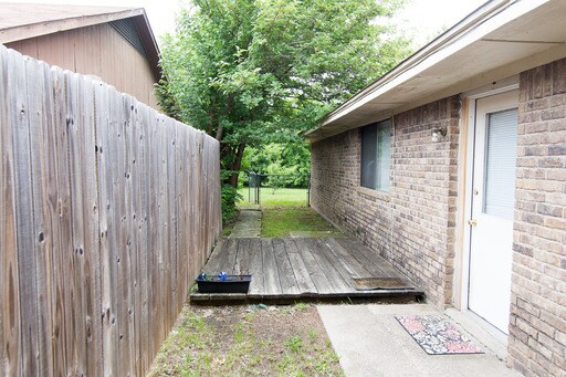 Building Photo - 1014 Vera Ct