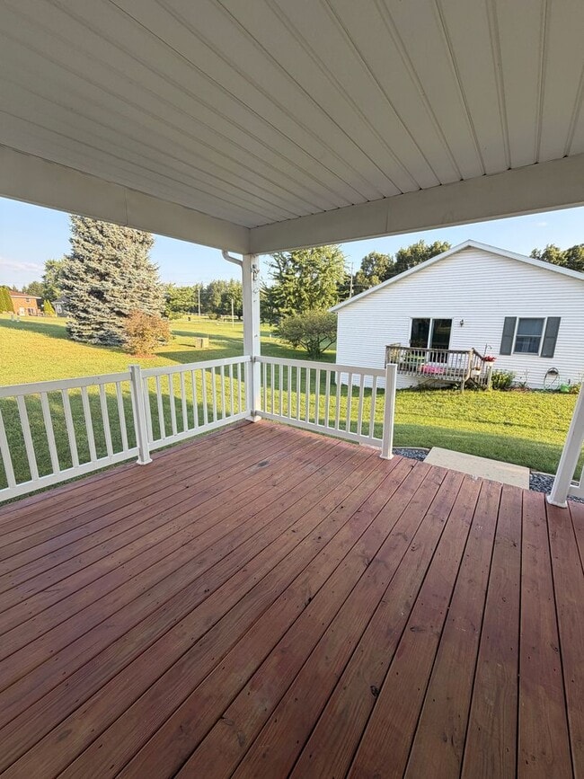 Building Photo - Totally Renovated 3 Bedroom, 2-1/2 Bathroom Duplex with 2-Car Garage Available in Middlebury