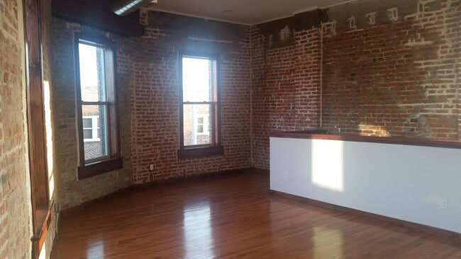 Building Photo - 1038 Missouri Ave