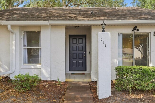 Foto del edificio - 917 Pebble Creek Cir