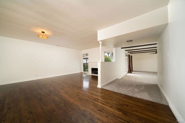 Building Photo - 2542 Vuelta Grande Ave