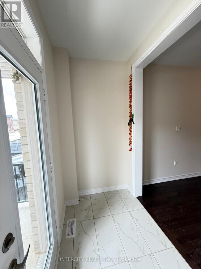 Building Photo - 429 Kennedy Cir