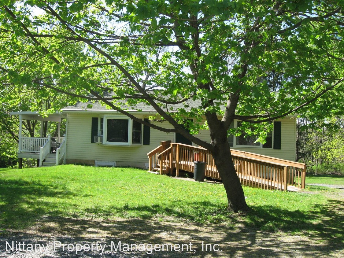 Primary Photo - 3 br, 1 bath Apartment - 172B E. Cherry Lane