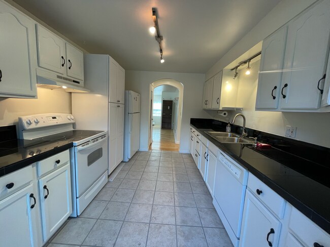 Foto del edificio - 6608 Linden Ave N