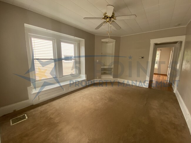 Building Photo - 1299 Lakeland Ave