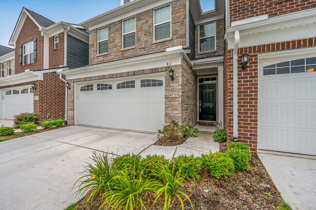 Building Photo - 24735 Ivy Rd