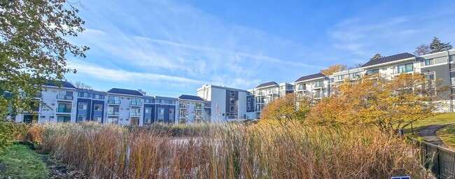 Building Photo - Gleason Lake Apartments