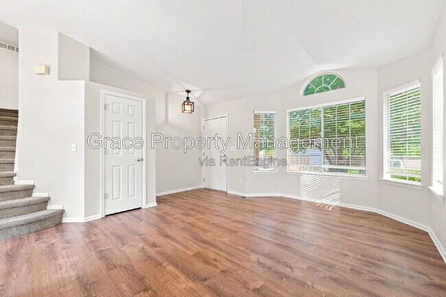 Building Photo - 16041 Bluebonnet Dr