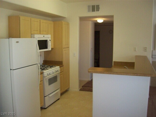 Foto del edificio - 8250 N Grand Canyon Dr