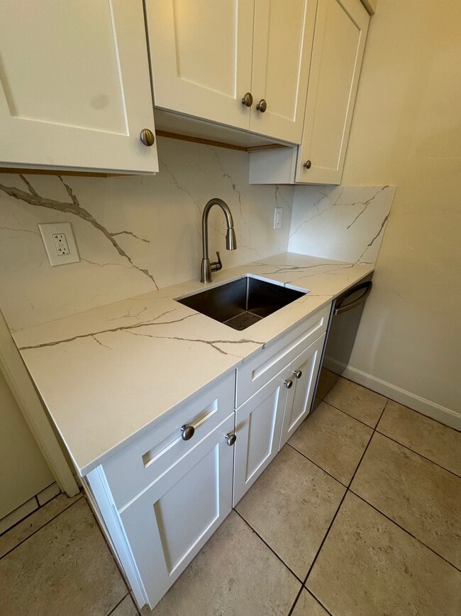 Foto del edificio - 2585 NE 11th Ct