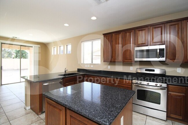 Foto del edificio - 6833 W Burgess Ln