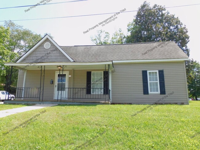 Photo - 618 Glencoe Street House