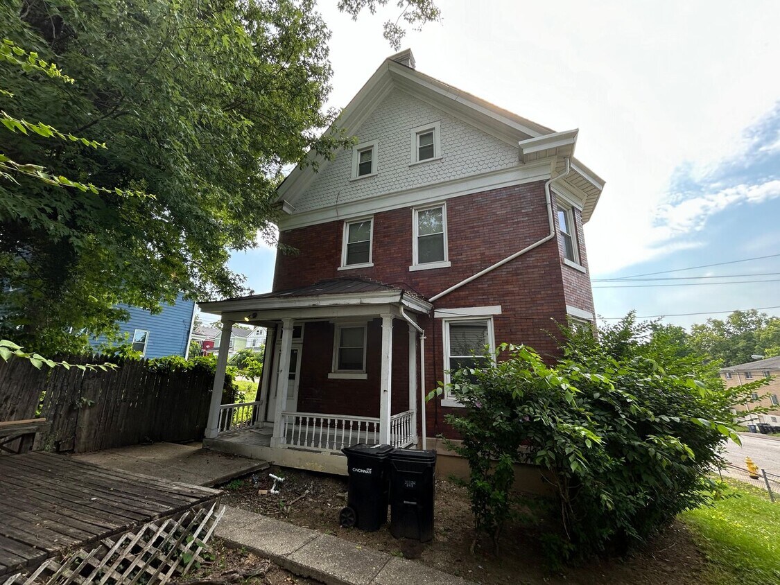 Primary Photo - Bevis Home