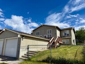 Building Photo - 2311-2313-2313 W Foothills Dr