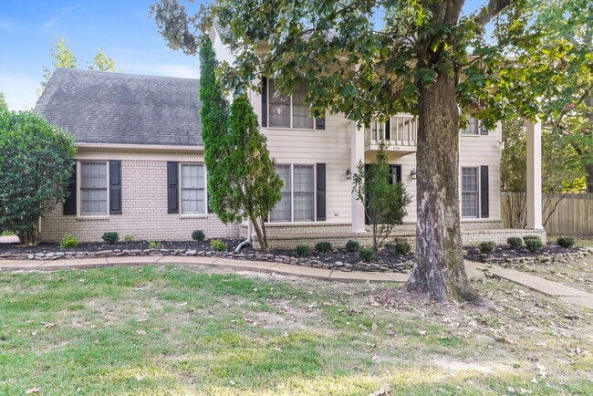 Building Photo - 225 Richards Way Dr
